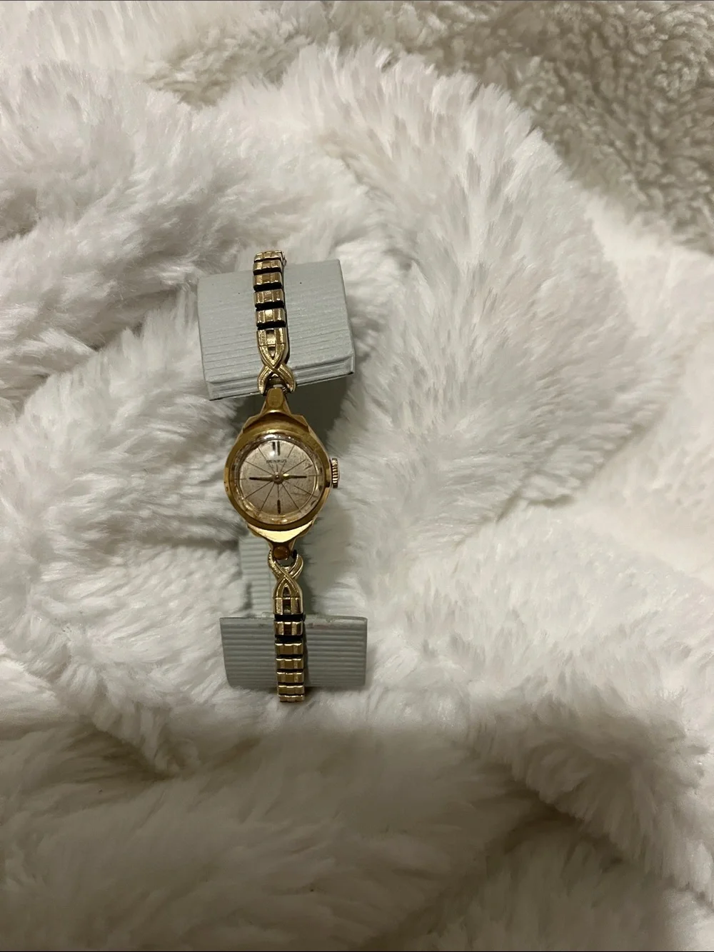 Gold Tone Women’s Dress Watch - Classic Elegance